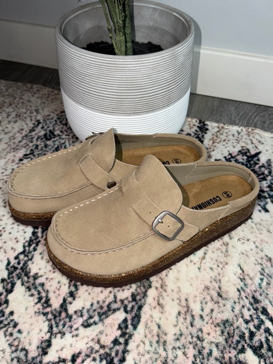 Cushionaire Shoes - Comfortable Suede Mule Clogs with Buckle - Beige